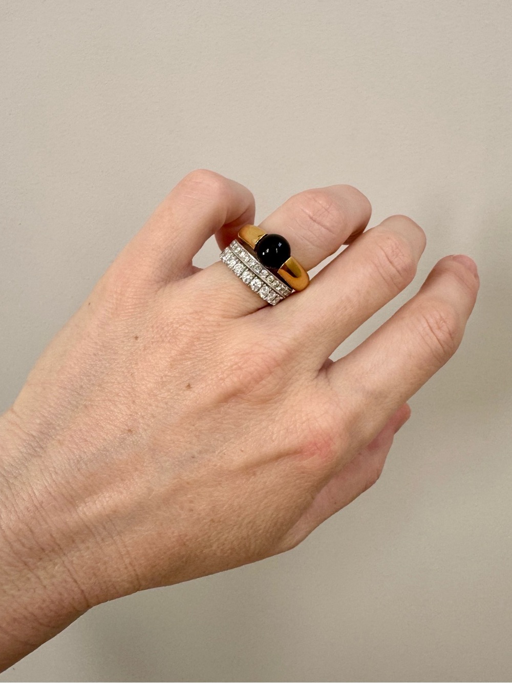 VTG 70s Avon Black Cabochon (Stone) Gold Tone Statement Ring, Stacking sz. 5 - Picture 14 of 17